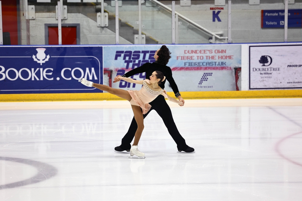 Claudia Scotti & Noah Quesada Grau, únicos españoles que puntúan en el JGP - HIELO ESPAÑOL